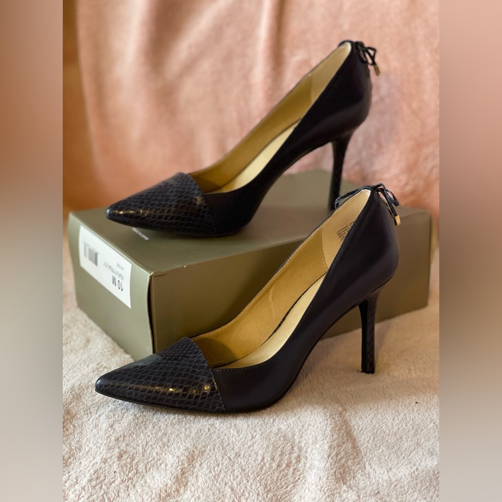 Levity navy blue heels